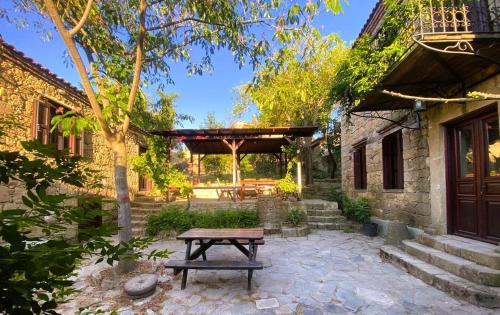 Adatepe House | Keva Adatepe Doğal Tarihi Taş Evler