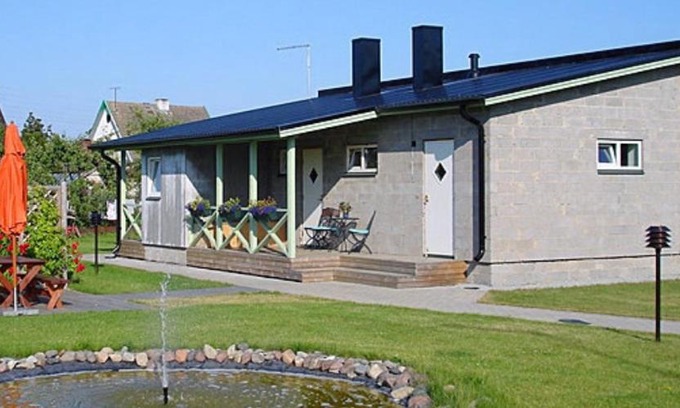 Kuressaare House | Kevade Guesthouse with Sauna - 4-Star Family Retreat