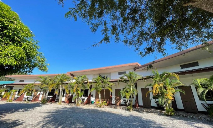 Klaeng Hotel | Budget-Friendly Kevin Resort with Breakfast & Family Amenities