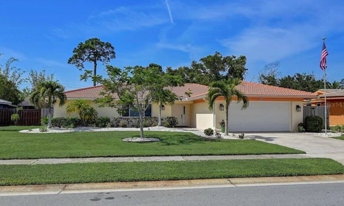 Gulf Gate Woods House | Dream Getaway: 3BR Oasis with Heated Pool near Siesta Key