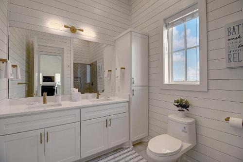 Cinnamon Shore House | Inviting Key Lime Cottage with Private Pool Retreat