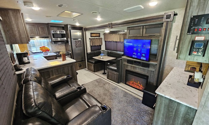 Monticello House | Family-Friendly RV Retreat at Key Lime Resorts Unit #1