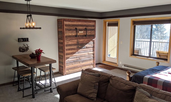 Mountain House Condo | Cozy Studio with Breathtaking Slope Views & Hot Tub Access