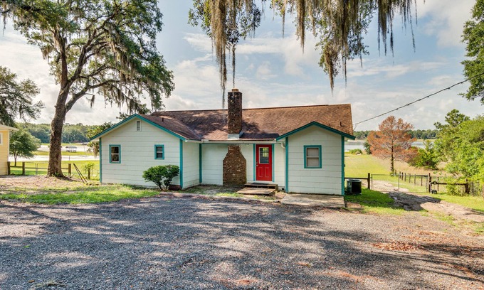 Keystone Heights Cottage | Unwind at Keystone Heights: Lakefront Vacation Retreat