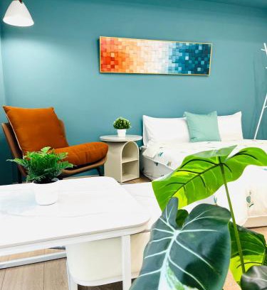 Tainan City Centre House | Top-Rated KFT Guesthouse: Family-Friendly with Kitchen Access