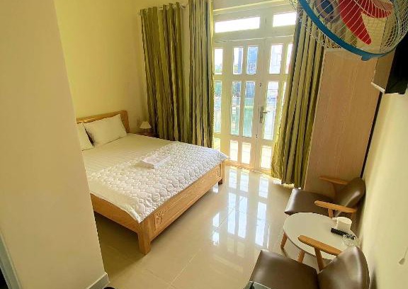 District 11 Hotel | Discover Khách sạn Anh Thư: Family-Friendly Comfort