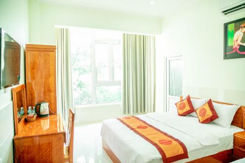 Phan Rang Hotel | Inviting Stay at Khách Sạn Anh Khoa with Breakfast Included
