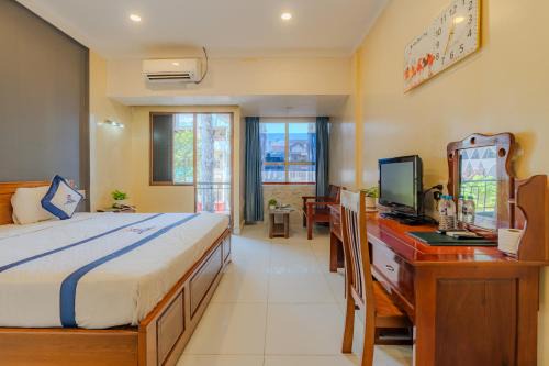 District 5 Hotel | Discover Khách Sạn Hạnh Long: Spa & Family-Friendly Stays
