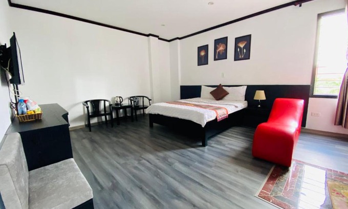 Thai Binh Hotel | Discover Comfort at Khách sạn Hoàng Gia with Breakfast Included