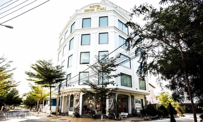 Khanh Hai Hotel | Oceanfront Ninh Chu Hotel: Family-Friendly with Great Views