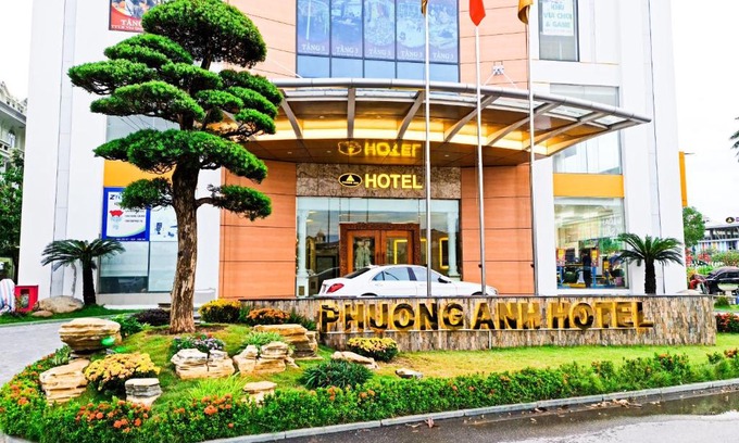 Van Lam Hotel | Discover Relaxation at Khách sạn Phương Anh with Ocean Views