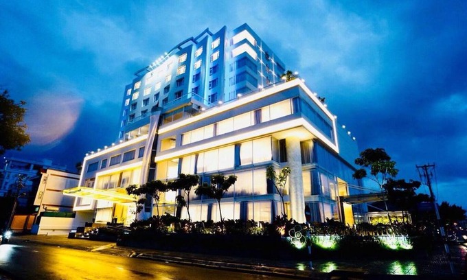Vinh Long Hotel | Welcoming Sài Gòn Vĩnh Long Hotel with Pool & Restaurant