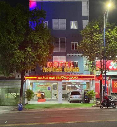 Thoi Hoa Hotel | Experience Trường Giang Hotel: Perfect for Families & Pets