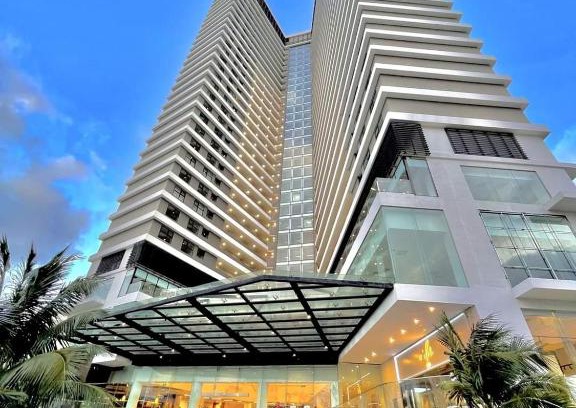 Quy Nhon Apartment | Scenic Quy Nhon Hotel: 3 Bedrooms with Sea View & Pool