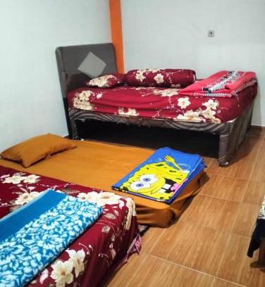 Bukittinggi House | Budget-Friendly KHAIRI HOMESTAY: Family-Friendly Retreat