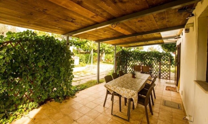 Ortona House | Khaki Country House: Serene Retreat with Garden & Pool