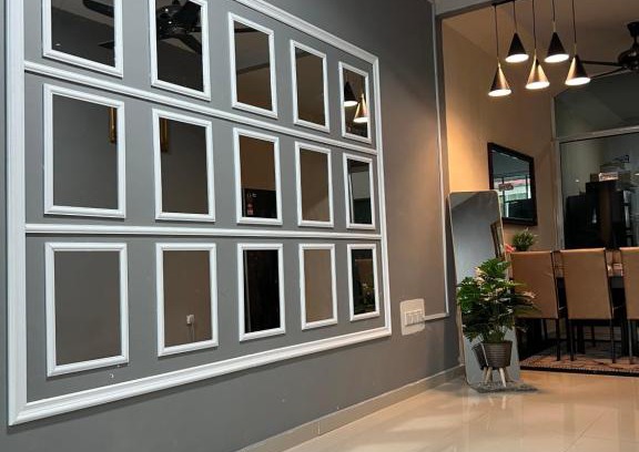 Kluang House | Discover Khalish Homestay: Family & Pet-Friendly Retreat