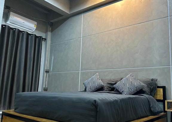 Maha Sarakham House | Exceptional Khampu Resident: Family-Friendly with Breakfast