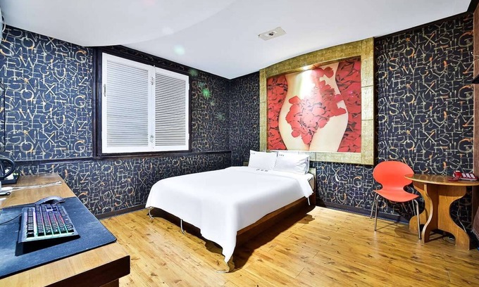 Chorye Hotel | Accessible Comfort at Khan Motel with Free Breakfast