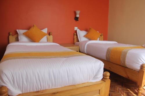 Thamel House | Comfortable Khangsar Home: Family-Friendly with Breakfast