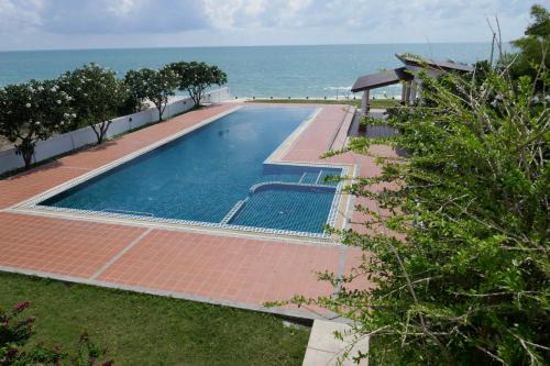 Khanom Apartment | Beachfront Apartment in Khanom with Private Pool & Ocean View