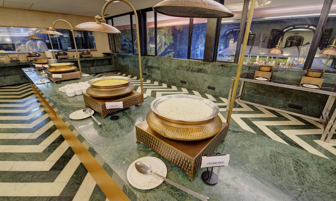 Khanvel Resort | Discover Comfort at Khanvel Resort with Pool & Spa