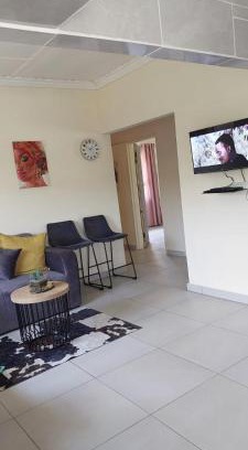 KwaDukuza House | Family-Friendly Khanyisa Accommodation with Hot Tub Access