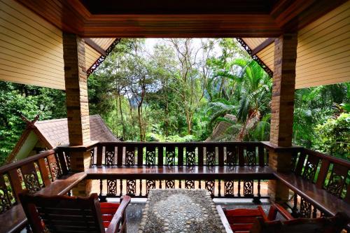 Khlong Sok Resort | Discover Khao Sok Las Orquideas Resort with Oceanfront Views