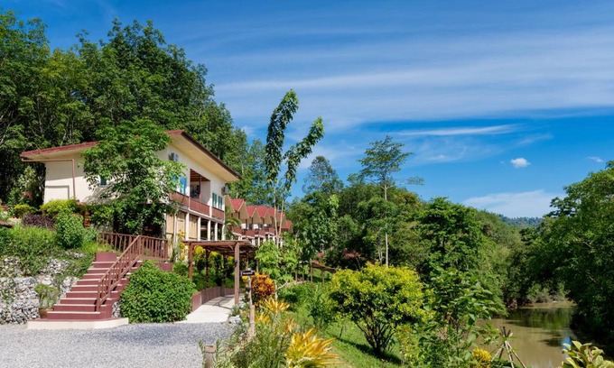Phanom Resort | Relax at Khao Sok River Home Resort with Hot Tub & Dining