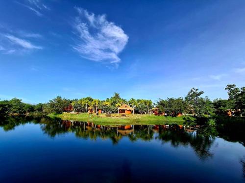 Khanong Phra Hotel | Pet-Friendly Khao Yai Lake Hill Resort with Great Amenities