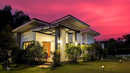 Khuekkhak House | Discover KhaoLak Chill Out: Family-Friendly Retreat