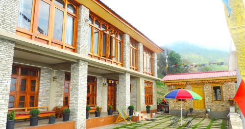 Bomdila House | Guest Favorite: Kharjap Homestay with Breakfast & Child Care