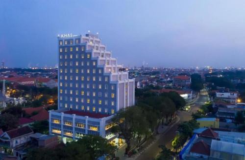 Gresik Hotel | Pet-Friendly Khas Gresik with Pool & Eco Amenities