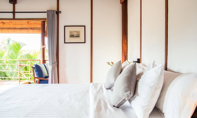 Kampot Hotel | Experience Khla Lodge: Double Room with Pool & Breakfast