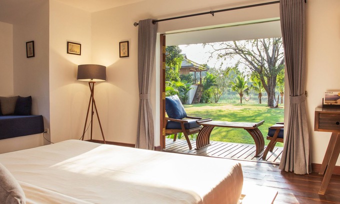 Kampot Hotel | Indulge in Khla Lodge: Double Room with Pool View