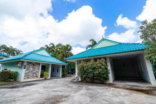 Hat Yai Resort | Family-Friendly Getaway at Khum Suk Resort - Book Now!