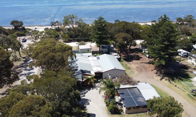 Brownlow Ki Cabin | Pet-Friendly Kingscote Tourist Park with Oceanfront Views