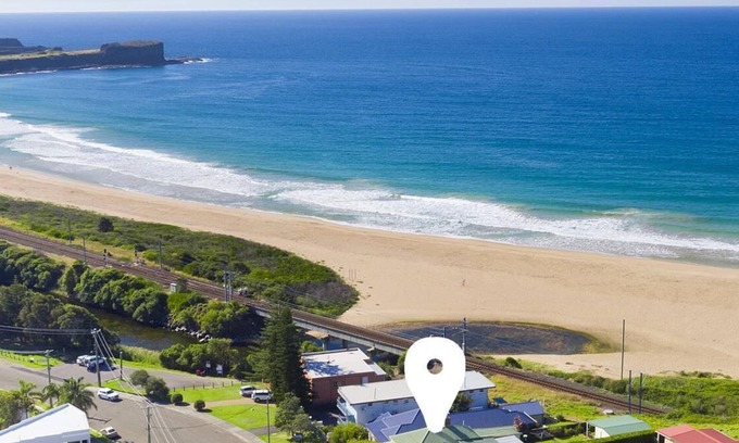 Kiama House | Unforgettable Kiama Beachfront Bombo Cottage with Ocean Views
