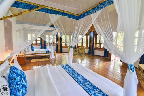 Kibale Cabin | Experience Kibale Tourist Safari Lodge with Spa & Dining