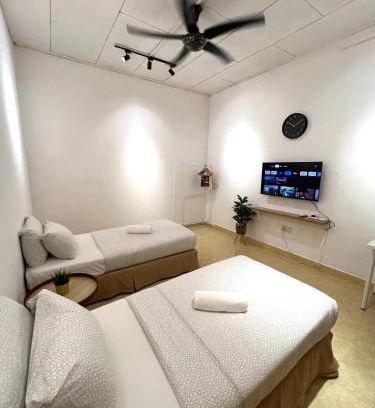Kuala Berang House | Relax at Kicauan RoomStay #2—Free WiFi & Netflix!