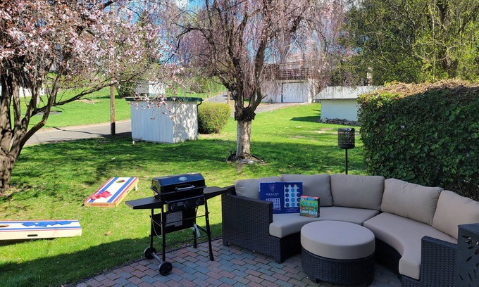 Prosser House | Relax in a Warm and Inviting Atmosphere - Rated 9.6/10