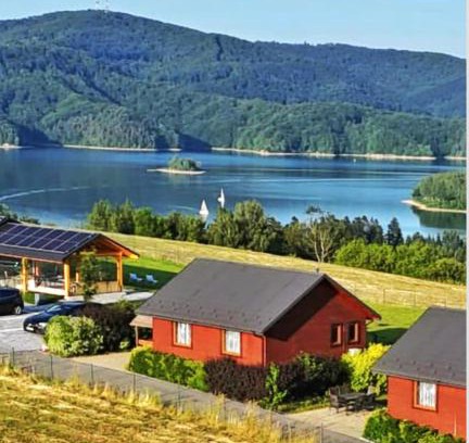 Polanczyk House | Scenic "KICZARA" Cabins with Lake Views and Modern Amenities