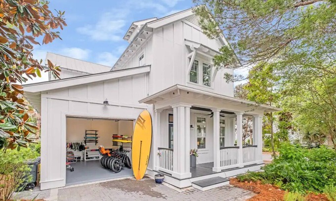 Inlet Beach Cottage | Family-Friendly Retreat with Golf Cart and Beach Gear