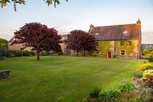 Kidwelly Bed & Breakfast | Kidwelly Farmhouse B&B - A 4-Star Guest Favorite