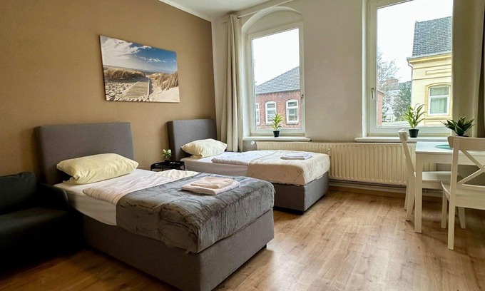 Neumuenster House | Kieler Straße 73 W2 - 3 bedrooms with 2 bathrooms