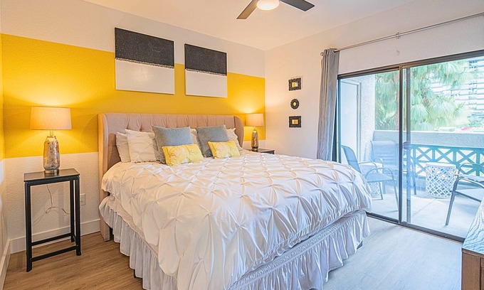 North Scottsdale Condo | Bright & Sunny 2 BR Unit in Walkable Area with Pool