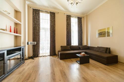 Verkhnie Misto Apartment | Top-Rated Kiev Centre Apartments with Hot Tub Amenities