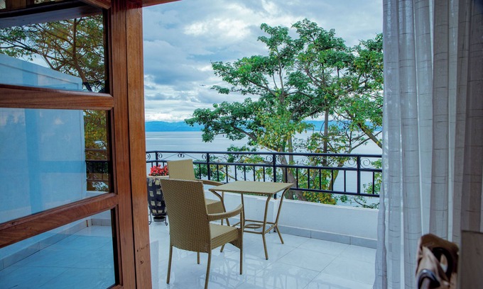 Gisenyi Hotel | Discover KIGUFI HILL HOTEL: Family-Friendly with Dining