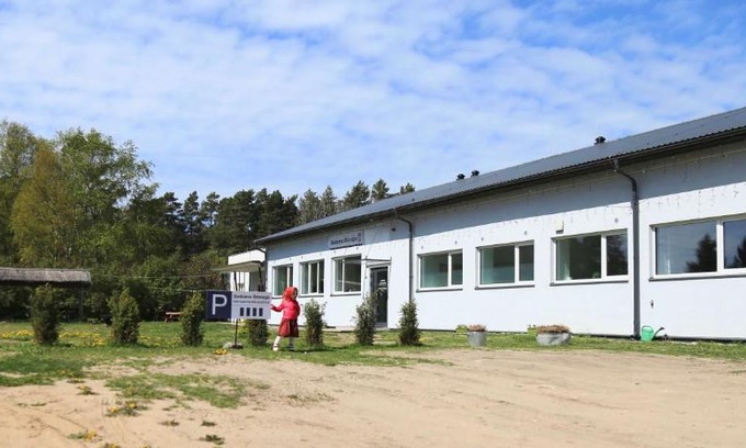 Kihnu Parish House | Pet Friendly Kihnu Sadama Öömaja Guesthouse with Kitchen
