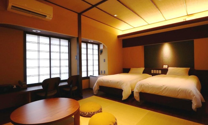 Kihoku Hotel | Relax at Kii no Matsushima: Family-Friendly & Hot Tub Bliss